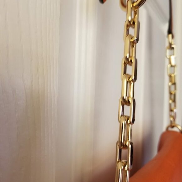 Michael Kors Deneuve Small Shoulder leather bag in Orange - Picture 13 of 15